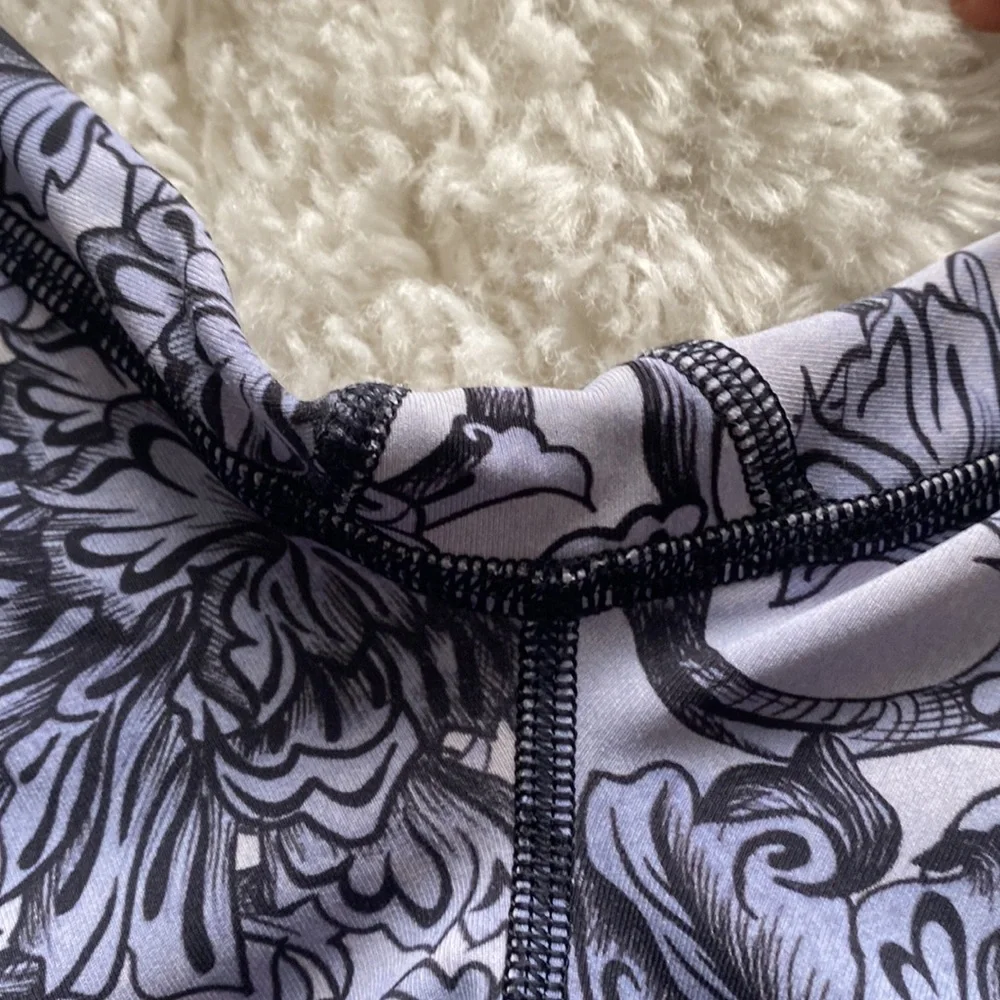 LULULEMON 🍋 - Picture 3 of 4